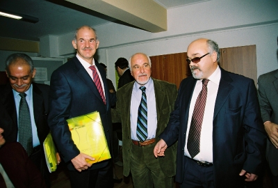 02.12.2005 Αθήνα Επίσκεψη Γιώργου  Παπανδρέου στα γραφεία της ΕΣΑμεΑ_3